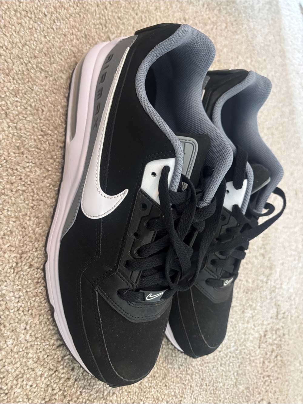 Nike Men’s Black, White & Gray Air Max Athletic Sneakers